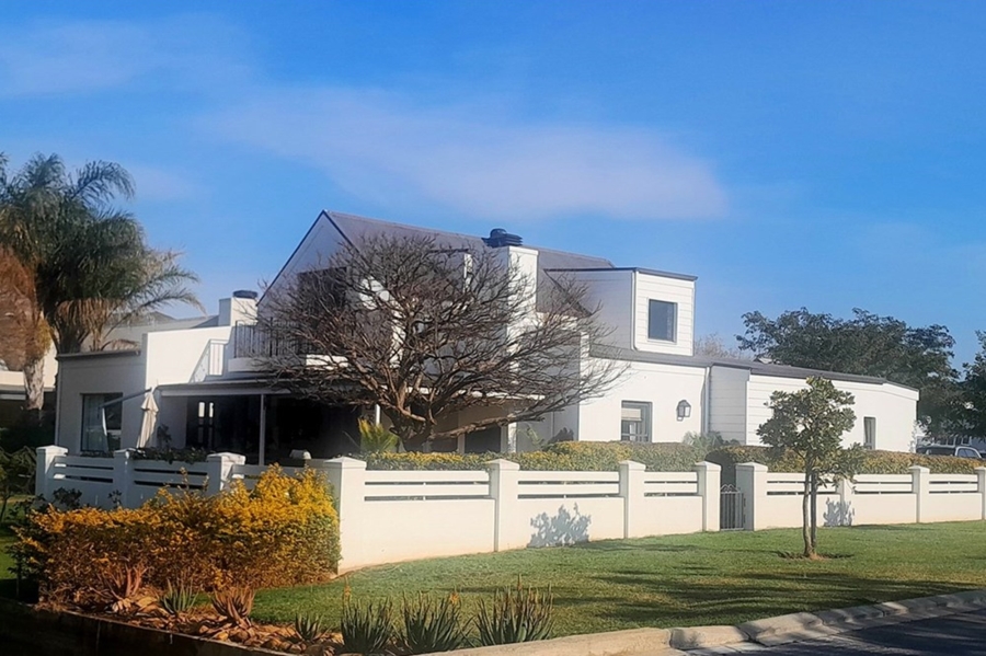 4 Bedroom Property for Sale in Silwerstrand Golf And River Estate Western Cape